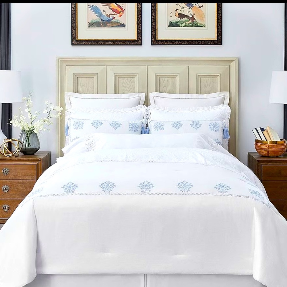 Southern Living Channing Embroidered & Tasseled Comforter Mini Set